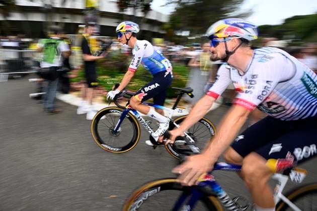 Tour de France 2026 Stage 7 BORDEAUX, FRANCE - JULY 10 : Lipowitz Florian (GER) of Red Bull - BORA - Hansgrohe during stage 7 of the 113rd edition of Tour de France an UCI World Tour 2.UWT cycling road race stage for Men Elite of 175 km with start in Hagetmau and finish in Bordeaux on July 10, 2026 in Bordeaux, France, 10 07 2026 Bordeaux France  Copyright: xTomasxSiskx