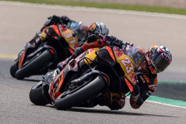 Foto IPP Enrico Schiavi Oberlungwitz 10-07-2026 MotoGP Gran Premio Motociclismo di Germania 2026 FP1 nella foto: Enea Bastianini - Red Bull KTM Tech3 seguito da Pedro Acosta - Red Bull KTM Factory Racing Oberlungwitz italy GERMANY ITALY  Copyright: xR4924_italyphotopressx