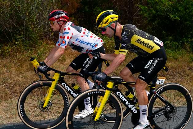 Tour de France 2026 Stage 7 BORDEAUX, FRANCE - JULY 10 : Vingegaard Jonas (DEN) of Team Visma Lease a Bike, Campenaerts Victor (BEL) of Team Visma Lease a Bike during stage 7 of the 113rd edition of Tour de France an UCI World Tour 2.UWT cycling road race stage for Men Elite of 175 km with start in Hagetmau and finish in Bordeaux on July 10, 2026 in Bordeaux, France, 10 07 2026 Bordeaux France  Copyright: xLucaxBettinix