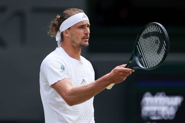 Alexander Zverev during his Semi-Final match Wimbledon Tennis Championships, Day 12, The All England Lawn Tennis and Croquet Club, London, UK - 10 Jul 2026London The All England Lawn Tennis and United Kingdom  Copyright: xEllaxLing Shutterstockx 16981028bf