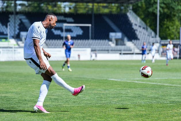 Testspiel: SV Sandhausen vs. 1. FC Kaiserslautern, 10.07.2026 Saliou SanÃ (SV Sandhausen, 15) am Ball Testspiel: SV Sandhausen vs. 1. FC Kaiserslautern, Stadion am Hardtwald, 10.07.2026 DFB DFL REGULATIONS PROHIBIT ANY USE OF PHOTOGRAPHS AS IMAGE SEQUENCES AND OR QUASI-VIDEO. *** Friendly Match: SV Sandhausen vs. 1 FC Kaiserslautern, July 10, 2026 Saliou Sanà SV Sandhausen, 15 with the ball Friendly Match: SV Sandhausen vs. 1 FC Kaiserslautern, Stadion am Hardtwald, July 10, 2026 DFB and DFL regulations prohibit any use of photographs as image sequences and or quasi-video Copyright: xBEAUTIFULxSPORTS Boscox