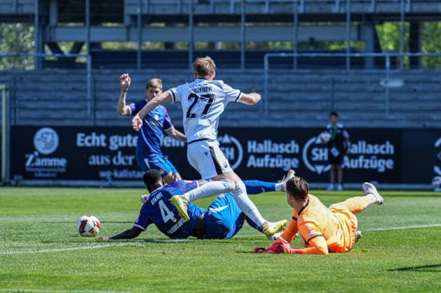 Testspiel: SV Sandhausen vs. 1. FC Kaiserslautern, 10.07.2026 Chance von Marvin Schulz (SV Sandhausen, 27) Testspiel: SV Sandhausen vs. 1. FC Kaiserslautern, Stadion am Hardtwald, 10.07.2026 DFB DFL REGULATIONS PROHIBIT ANY USE OF PHOTOGRAPHS AS IMAGE SEQUENCES AND OR QUASI-VIDEO. *** Friendly Match: SV Sandhausen vs. 1 FC Kaiserslautern, July 10, 2026 – Chance by Marvin Schulz (SV Sandhausen), 27 Friendly match SV Sandhausen vs. 1 FC Kaiserslautern, Stadion am Hardtwald, July 10, 2026 DFB and DFL regulations prohibit any use of photographs as image sequences and or quasi-video Copyright: xBEAUTIFULxSPORTS Boscox