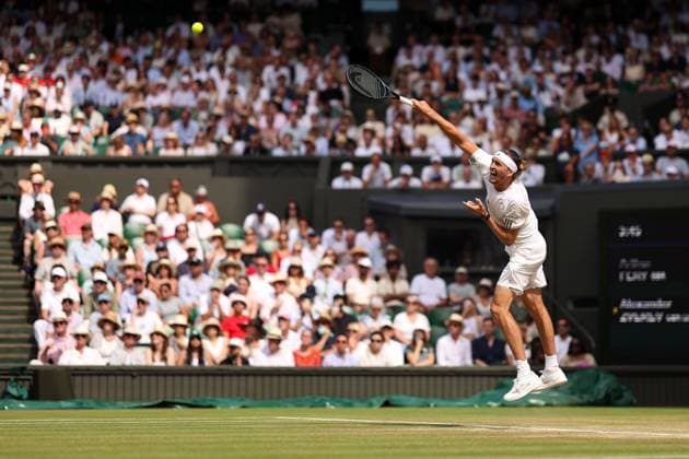 Alexander Zverev during his Semi-Final match Wimbledon Tennis Championships, Day 12, The All England Lawn Tennis and Croquet Club, London, UK - 10 Jul 2026London The All England Lawn Tennis and United Kingdom  Copyright: xEllaxLing Shutterstockx 16981028bq