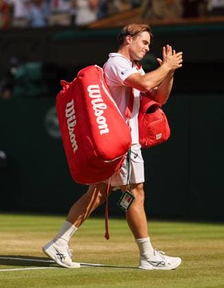 Arthur Fery acknowledges the crowd after defeat in his Semi-Final match Wimbledon Tennis Championships, Day 12, The All England Lawn Tennis and Croquet Club, London, UK - 10 Jul 2026London The All England Lawn Tennis and United Kingdom  Copyright: xEllaxLing Shutterstockx 16981028ci