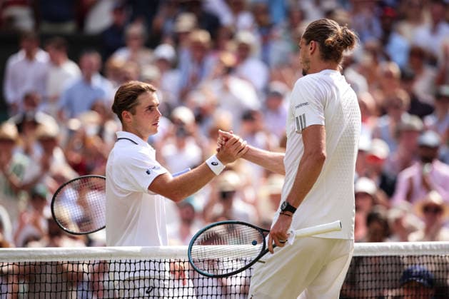 Arthur Fery (GBR) gratuliert dem Sieger Alexander Zverev (GER), Herren Einzel, Men s Singles Tennis - Wimbledon 2026 - Grand Slam ITF ATP, Tennis Herren WTA, Tennis Damen - AELTC - London - - Great Britain - 10 July 2026. *** Arthur Fery (GBR) congratulates the winner, Alexander Zverev (GER), Men s Singles, Wimbledon 2026 Grand Slam, ITF, ATP, WTA, AELTC, London, Great Britain, July 10, 2026 Copyright: xJuergenxHasenkopfx