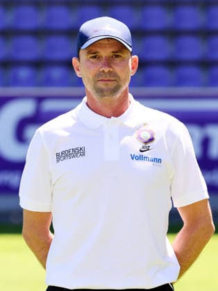 Erz.Aue - Teamfoto Regionalliga Nordost Mannschaftsverantwortlicher Uwe Kramer (Aue), FC Erzgebirge Aue; Regionalliga Nordost,Ê Porträttermin, 2026 2027, , Aue, 09.07.2026, Erzgebirgsstadion, Fußball, Regionalliga Nordost, Nur für journalistische Zwecke. Only for editorial use! , *** Erz Aue Team Photo, Northeast Regional League, Team Manager Uwe Kramer, Aue, FC Erzgebirge Aue, Northeast Regional League, portrait session, 2026–2027, , Aue, July 9, 2026, Erzgebirgsstadion, soccer, Northeast Regional League, For editorial use only, Picture Point