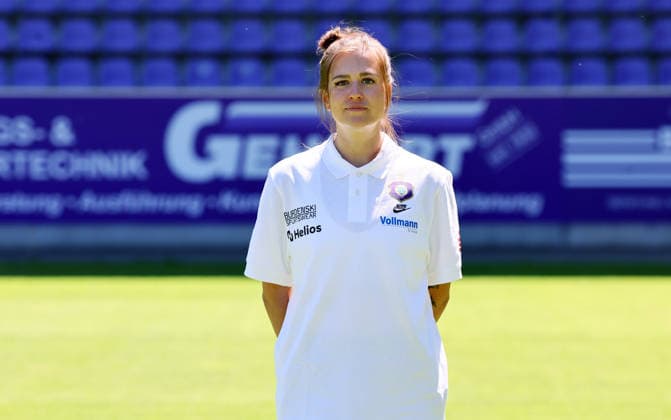 Erz.Aue - Teamfoto Regionalliga Nordost Physiotherapeutin Laura Seifert (Aue), FC Erzgebirge Aue; Regionalliga Nordost,Ê Porträttermin, 2026 2027, , Aue, 09.07.2026, Erzgebirgsstadion, Fußball, Regionalliga Nordost, Nur für journalistische Zwecke. Only for editorial use! , *** Erz Aue Team Photo, Northeast Regional League, Physical Therapist Laura Seifert, Aue, FC Erzgebirge Aue, Northeast Regional League, Portrait Session, 2026–2027, , Aue, July 9, 2026, Erzgebirgsstadion, soccer, Northeast Regional League, For journalistic purposes only, Picture Point
