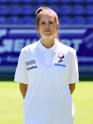 Erz.Aue - Teamfoto Regionalliga Nordost Physiotherapeutin Laura Seifert (Aue), FC Erzgebirge Aue; Regionalliga Nordost,Ê Porträttermin, 2026 2027, , Aue, 09.07.2026, Erzgebirgsstadion, Fußball, Regionalliga Nordost, Nur für journalistische Zwecke. Only for editorial use! , *** Erz Aue Team Photo, Northeast Regional League, Physical Therapist Laura Seifert, Aue, FC Erzgebirge Aue, Northeast Regional League, Portrait Session, 2026–2027, , Aue, July 9, 2026, Erzgebirgsstadion, soccer, Northeast Regional League, For journalistic purposes only, Picture Point