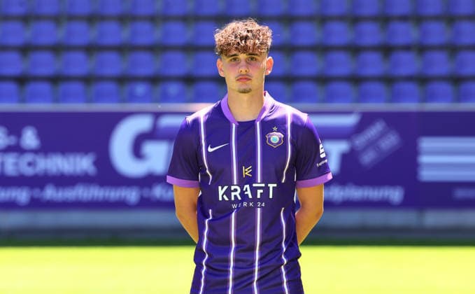 Erz.Aue - Teamfoto Regionalliga Nordost Quentin Fraulob (32, Aue), FC Erzgebirge Aue; Regionalliga Nordost,Ê Porträttermin, 2026 2027, , Aue, 09.07.2026, Erzgebirgsstadion, Fußball, Regionalliga Nordost, Nur für journalistische Zwecke. Only for editorial use! , *** Erz Aue Team Photo, Northeast Regional League, Quentin Fraulob 32, Aue, FC Erzgebirge Aue, Northeast Regional League, Portrait Session, 2026–2027, , Aue, July 9, 2026, Erzgebirgsstadion, soccer, Northeast Regional League, For editorial use only, Picture Point