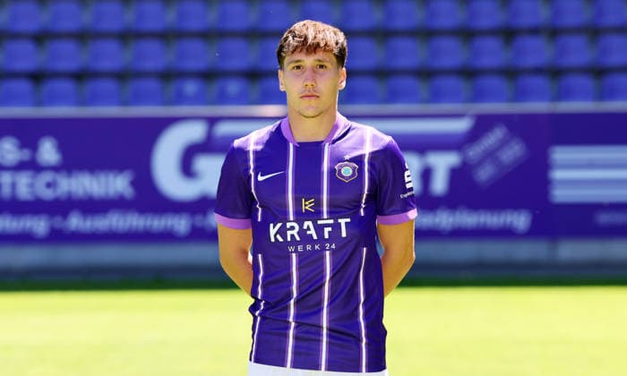 Erz.Aue - Teamfoto Regionalliga Nordost Jonas Kehl (2, Aue), FC Erzgebirge Aue; Regionalliga Nordost,Ê Porträttermin, 2026 2027, , Aue, 09.07.2026, Erzgebirgsstadion, Fußball, Regionalliga Nordost, Nur für journalistische Zwecke. Only for editorial use! , *** Erz Aue Team Photo, Northeast Regional League, Jonas Kehl 2, Aue, FC Erzgebirge Aue, Northeast Regional League, Portrait Session, 2026–2027, , Aue, July 9, 2026, Erzgebirgsstadion, soccer, Northeast Regional League, For editorial use only, Picture Point