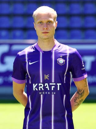 Erz.Aue - Teamfoto Regionalliga Nordost Linus Queißer Queisser (10, Aue), FC Erzgebirge Aue; Regionalliga Nordost,Ê Porträttermin, 2026 2027, , Aue, 09.07.2026, Erzgebirgsstadion, Fußball, Regionalliga Nordost, Nur für journalistische Zwecke. Only for editorial use! , *** Erz Aue Team Photo, Northeast Regional League, Linus Queißer (Queisser 10), Aue, FC Erzgebirge Aue, Northeast Regional League, Portrait Session, 2026–2027, , Aue, July 9, 2026, Erzgebirgsstadion, Soccer, Northeast Regional League, For journalistic purposes only, Picture Point