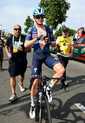 Tour de France 2026 Stage 7 BORDEAUX, FRANCE - JULY 10 : Merlier Tim (BEL) of Soudal Quick-Step celebrates the victory after stage 7 of the 113rd edition of Tour de France an UCI World Tour 2.UWT cycling road race stage for Men Elite of 175 km with start in Hagetmau and finish in Bordeaux on July 10, 2026 in Bordeaux, France, 10 07 2026 Bordeaux France  Copyright: xTomasxSiskx