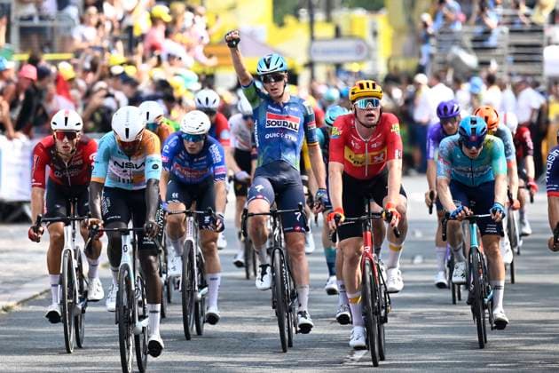 Tour de France 2026 Stage 7 BORDEAUX, FRANCE - JULY 10 : Merlier Tim (BEL) of Soudal Quick-Step wins the sprint, second place for Waerenskjold Soren (NOR) of Uno-X Mobility, third place for Girmay Biniam (ERI) of NSN Cycling Team, Kanter Max (GER) of XDS Astana Team, Philipsen Jasper (BEL) of Alpecin - Premier Tech during stage 7 of the 113rd edition of Tour de France an UCI World Tour 2.UWT cycling road race stage for Men Elite of 175 km with start in Hagetmau and finish in Bordeaux on July 10, 2026 in Bordeaux, France, 10 07 2026 Bordeaux France  Copyright: xTomasxSiskx