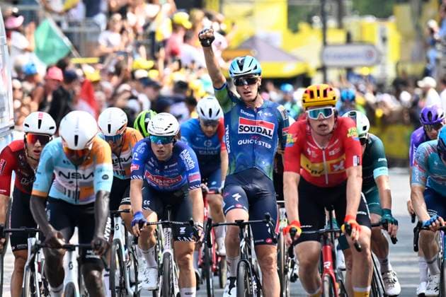 Tour de France 2026 Stage 7 BORDEAUX, FRANCE - JULY 10 : Merlier Tim (BEL) of Soudal Quick-Step wins the sprint, second place for Waerenskjold Soren (NOR) of Uno-X Mobility, third place for Girmay Biniam (ERI) of NSN Cycling Team, Kanter Max (GER) of XDS Astana Team, Philipsen Jasper (BEL) of Alpecin - Premier Tech during stage 7 of the 113rd edition of Tour de France an UCI World Tour 2.UWT cycling road race stage for Men Elite of 175 km with start in Hagetmau and finish in Bordeaux on July 10, 2026 in Bordeaux, France, 10 07 2026 Bordeaux France  Copyright: xTomasxSiskx