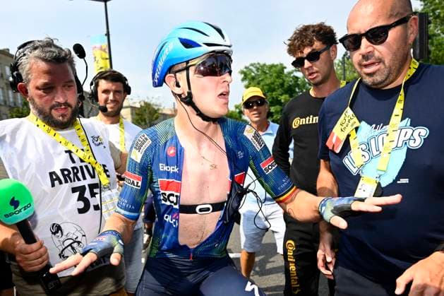 Tour de France 2026 Stage 7 BORDEAUX, FRANCE - JULY 10 : Merlier Tim (BEL) of Soudal Quick-Step celebrates the victory after stage 7 of the 113rd edition of Tour de France an UCI World Tour 2.UWT cycling road race stage for Men Elite of 175 km with start in Hagetmau and finish in Bordeaux on July 10, 2026 in Bordeaux, France, 10 07 2026 Bordeaux France  Copyright: xTomasxSiskx