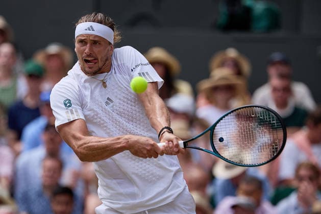 Sport Bilder des Tages July 10, 2026, London, London, Great Britain: Alexander Zverev of Germany returns with backhand during The Championships Wimbledon , 10.7.2026 in London (All England Lawn Tennis and Croquet Club), Great Britain Tennis 2026: Grand Slam: The Championships Wimbledon: 12th Day: Semifinal: ZVEREV 7:6 6:2 6:4 FERY  - ZUMAs343 20260710_zsp_s343_067 Copyright: xMathiasxSchulzx