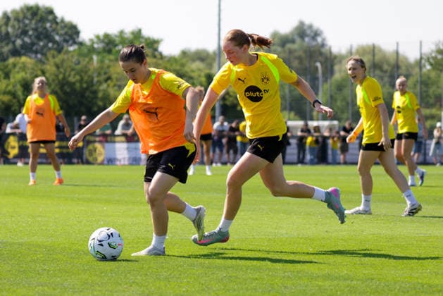 10.07.2026, xgrfx, Fussball Regionalliga West, Borussia Dortmund Frauen - Training v.l. Ronja Leubner (Borussia Dortmund) (DFL DFB REGULATIONS PROHIBIT ANY USE OF PHOTOGRAPHS as IMAGE SEQUENCES and or QUASI-VIDEO) Dortmund *** July 10, 2026, xgrfx, Regionalliga West Soccer, Borussia Dortmund Women s Training, photo by Ronja Leubner, Borussia Dortmund. DFL and DFB regulations prohibit any use of photographs as image sequences and or quasi-video. Dortmund