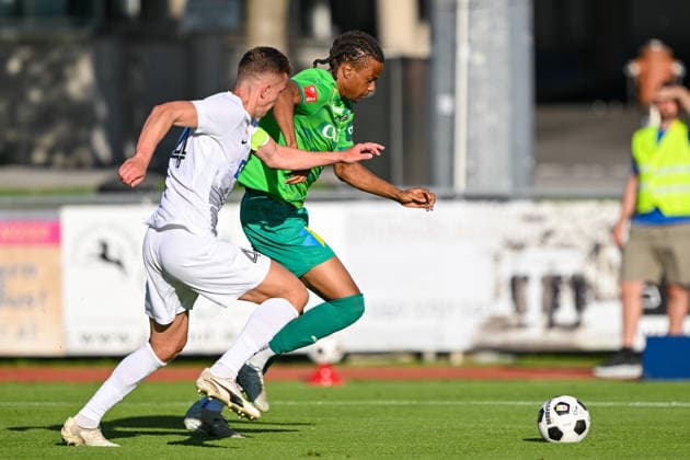 SOCCER - Wattens vs Zhytomyr, test match SCHWAZ,AUSTRIA,10.JUL.26 - SOCCER - ADMIRAL Bundesliga, Premier League, WSG Tirol vs FC Polissya Zhytomyr, test match. Image shows Lindon Emerllahu (Zhytomyr) and Ademola Ola-Adebomi (Wattens).  GEPAxpictures xDanielxSchoenherr
