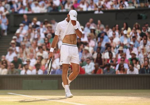 Novak Djokovic appears dejected during his Semi-Final match Wimbledon Tennis Championships, Day 12, The All England Lawn Tennis and Croquet Club, London, UK - 10 Jul 2026London The All England Lawn Tennis and United Kingdom  Copyright: xEllaxLing Shutterstockx 16981028fn