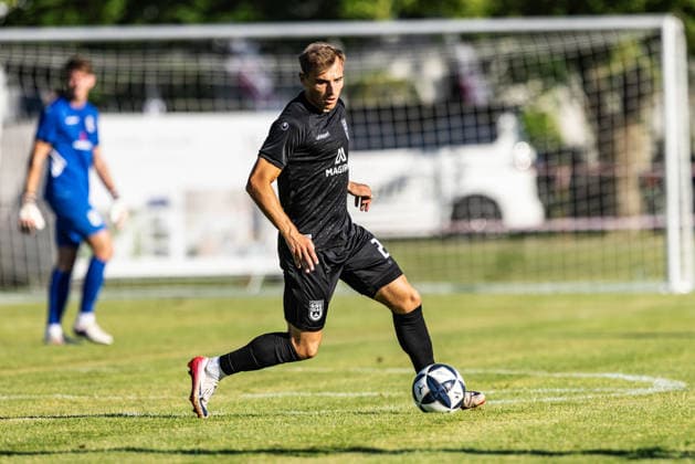 10.07.2026, Fussball, Saison 2026 2027, Regionalliga Südwest, Nebenplatz Vöhringen, Testspiel, SSV Ulm 1846 Fußball - VfB Eichstätt 10.07.2026, Fussball, Saison 2026 2027, Regionalliga Südwest, Nebenplatz Vöhringen, Testspiel, SSV Ulm 1846 Fußball - VfB Eichstätt Freisteller Einzelbild 20 Alexander Kopf (SSV Ulm 1846 Fußball) Foto: Lucca Fundel Vöhringen Nebenplatz Bayern Deutschland *** July 10, 2026, Soccer, 2026–2027 Season, Regionalliga Southwest, Vöhringen Auxiliary Field, Friendly Match, SSV Ulm 1846 vs. VfB Eichstätt, July 10, 2026, Soccer, 2026–2027 Season, Regionalliga Southwest, Vöhringen Auxiliary Field, Friendly Match, SSV Ulm 1846 Soccer vs. VfB Eichstätt, Cropped Single Image 20, Alexander Kopf, SSV Ulm 1846 Soccer, Photo by Lucca Fundel, Vöhringen Auxiliary Field, Bavaria, Germany