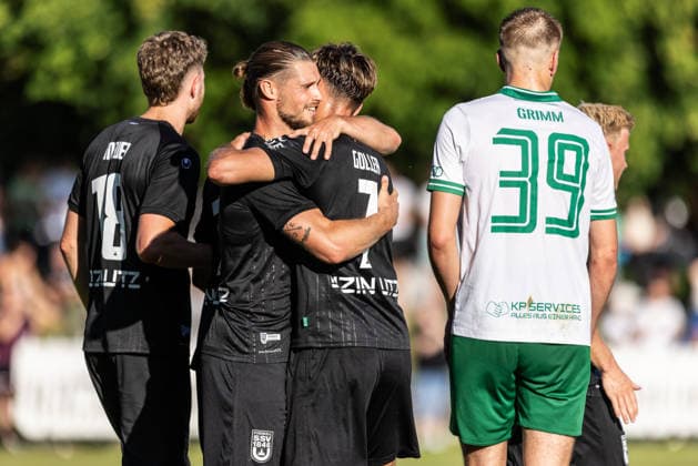 10.07.2026, Fussball, Saison 2026 2027, Regionalliga Südwest, Nebenplatz Vöhringen, Testspiel, SSV Ulm 1846 Fußball - VfB Eichstätt 10.07.2026, Fussball, Saison 2026 2027, Regionalliga Südwest, Nebenplatz Vöhringen, Testspiel, SSV Ulm 1846 Fußball - VfB Eichstätt Torjubel Jubel Freude nach Treffer Tor Torschuss zum 1:0 durch einen Elfmeter von 11 Dennis Chessa (SSV Ulm 1846 Fußball). v.l. 11 Dennis Chessa (SSV Ulm 1846 Fußball), 7 Benjamin Goller (SSV Ulm 1846 Fußball) Foto: Lucca Fundel Vöhringen Nebenplatz Bayern Deutschland *** July 10, 2026, Soccer, 2026–2027 Season, Regionalliga Southwest, Vöhringen Auxiliary Field, Friendly Match, SSV Ulm 1846 vs. VfB Eichstätt, July 10, 2026, Soccer, 2026–2027 Season, Regionalliga Southwest, Vöhringen Auxiliary Field, Friendly Match, SSV Ulm 1846 Soccer vs. VfB Eichstätt Goal celebration, jubilation, joy after scoring a goal; shot on goal for the 1–0 lead via a penalty kick by No. 11 Dennis Chessa, SSV Ulm 1846 Soccer (from left) No. 11 Dennis Chessa, SSV Ulm 1846 Soccer, 7 Benjamin Goller, SSV Ulm 1846 Soccer; Photo by Lucca Fundel, Vöhringen Auxiliary Field, Bavaria, Germany
