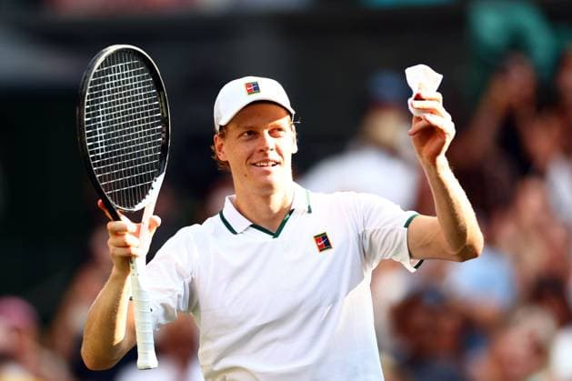Jannik Sinner celebrates winning his semi final match Wimbledon Tennis Championships, Day 12, The All England Lawn Tennis and Croquet Club, London, UK - 10 Jul 2026London The All England Lawn Tennis and United Kingdom  Copyright: xJamesxMarsh Shutterstockx 16981029gb