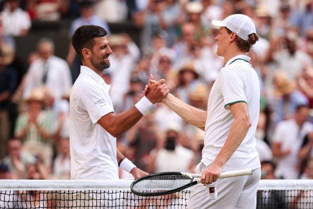 L-R.Novak Djokovic gratuliert dem Sieger Jannik Sinner (ITA), Herren Einzel, Men s Singles Tennis - Wimbledon 2026 - Grand Slam ITF ATP, Tennis Herren WTA, Tennis Damen - AELTC - London - - Great Britain - 10 July 2026. *** L R Novak Djokovic congratulates the winner, Jannik Sinner (ITA), Men s Singles, Wimbledon 2026 Grand Slam, ITF, ATP, WTA, AELTC, London, Great Britain, July 10, 2026 Copyright: xJuergenxHasenkopfx