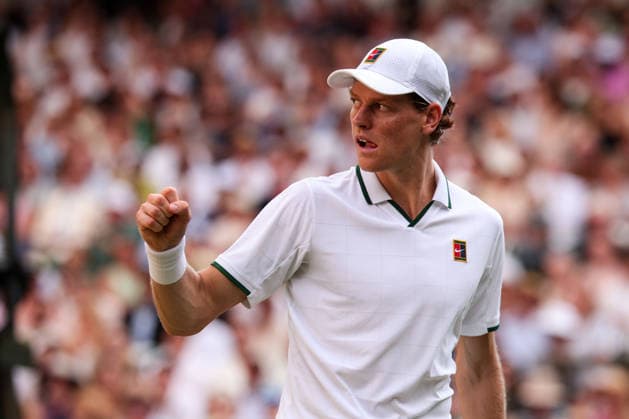 Jannik Sinner (ITA) jubelt nach dem Sieg, Jubel, Freude, Emotion, Herren Einzel, Men s Singles Tennis - Wimbledon 2026 - Grand Slam ITF ATP, Tennis Herren WTA, Tennis Damen - AELTC - London - - Great Britain - 10 July 2026. *** Jannik Sinner (ITA) celebrates after his victory; celebration, joy, emotion; Men s Singles; Men s Singles Tennis; Wimbledon 2026; Grand Slam; ITF; ATP; WTA; AELTC; London; Great Britain; July 10, 2026 Copyright: xJuergenxHasenkopfx