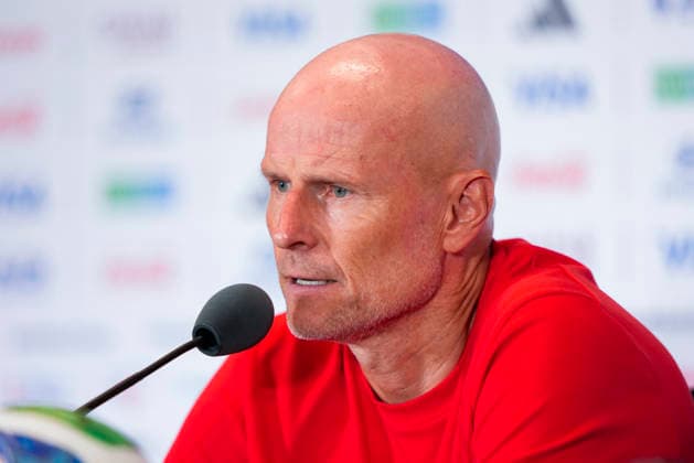 Fotball-VM 2026 Miami Gardens, Florida , USA 20260710. Norges landslagssjef Stale Solbakken under en pressekonferanse med Norges herrelandslag i fotball pa Miami stadion, for kvartfinalen i fotball-VM 2026 mellom Norge og England. Foto: Fredrik Varfjell NTB Miami Gardens, Florida USA EDITORIAL USE ONLY. RESTRICTED USE FOR BETTING COMPANIES Ref:_SPOPLH1D8ALmfQ.jpg *** 2026 FIFA World Cup Miami Gardens, Florida, USA 20260710 Norway’s national team coach Stale Solbakken during a press conference with the Norwegian men’s national soccer team at Miami Stadium, ahead of the quarterfinal match between Norway and England at the 2026 FIFA World Cup. Photo by Fredrik Varfjell, NTB, Miami Gardens, Florida, USA. EDITORIAL USE ONLY. RESTRICTED USE FOR BETTING COMPANIES.  Copyright: xFredrikxVarfjellx xNTBx