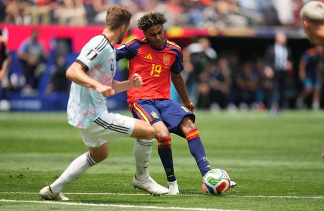 Lamine Yamal (Spain) during Spain and Belgium, Quarter final FIFA World Cup, WM, Weltmeisterschaft, Fussball 2026, Los Angeles Stadium, Los Angeles, USA on July 10, 2026. Thor Wegner DeFodi Images. (Photo by DeFodi Images) - *** Lamine Yamal of Spain during the quarterfinal match between Spain and Belgium at the 2026 FIFA World Cup, held at Los Angeles Stadium in Los Angeles, USA, on July 10, 2026. Photo by Thor Wegner, DeFodi Images