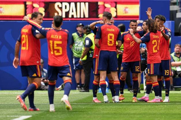 Fabian Ruiz of Spain scores to make it 1-0 and celebrates Spain v Belgium, 2026 FIFA World Cup, WM, Weltmeisterschaft, Fussball Quarter-final, Football, Los Angeles Stadium, California, USA - 10 Jul 2026Los Angeles Los Angeles Stadium California (CA) United States of America  Copyright: xIsmaelxAdnan Shutterstockx 16985787ap