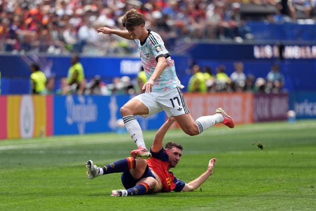 Spain v Belgium - FIFA World Cup, WM, Weltmeisterschaft, Fussball 2026 - Quarter Final INGLEWOOD, CALIFORNIA - JULY 10: Aymeric Laporte (14) of Spain in action against Charles De Ketelaere (17) of Belgium during the 2026 FIFA World Cup Quarter Final match between Spain and Belgium at the Los Angeles Stadium (SoFi Stadium) in Inglewood, California, United States on July 10, 2026. Tayfun Coskun Anadolu California United States. Editorial use only. Please get in touch for any other usage.  Copyright: x2026xAnadoluxTayfunxCoskunx