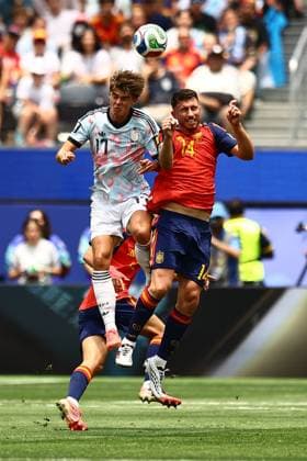 Charles De Ketelaere of Belgium and Aymeric Laporte of Spain Spain v Belgium, 2026 FIFA World Cup, WM, Weltmeisterschaft, Fussball Quarter-final, Football, Los Angeles Stadium, California, USA - 10 Jul 2026Los Angeles Los Angeles Stadium California (CA) United States of America  Copyright: xMichaelxZemanek Shutterstockx 16985789t