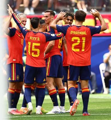 Fabian Ruiz of Spain scores to make it 1-0 and celebrates Spain v Belgium, 2026 FIFA World Cup, WM, Weltmeisterschaft, Fussball Quarter-final, Football, Los Angeles Stadium, California, USA - 10 Jul 2026Los Angeles Los Angeles Stadium California (CA) United States of America  Copyright: xMichaelxZemanek Shutterstockx 16985789v