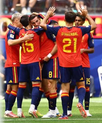 Fabian Ruiz of Spain scores to make it 1-0 and celebrates Spain v Belgium, 2026 FIFA World Cup, WM, Weltmeisterschaft, Fussball Quarter-final, Football, Los Angeles Stadium, California, USA - 10 Jul 2026Los Angeles Los Angeles Stadium California (CA) United States of America  Copyright: xMichaelxZemanek Shutterstockx 16985789w