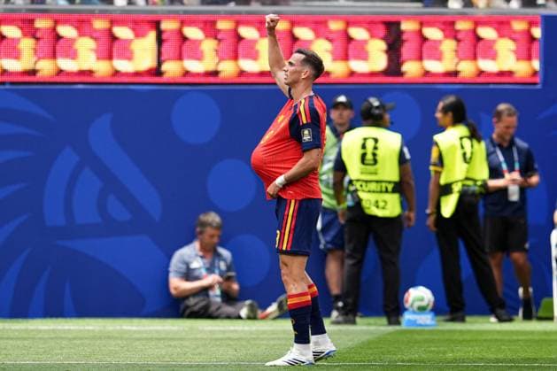 Fabian Ruiz of Spain scores to make it 1-0 and celebrates Spain v Belgium, 2026 FIFA World Cup, WM, Weltmeisterschaft, Fussball Quarter-final, Football, Los Angeles Stadium, California, USA - 10 Jul 2026Los Angeles Los Angeles Stadium California (CA) United States of America  Copyright: xIsmaelxAdnan Shutterstockx 16985787av