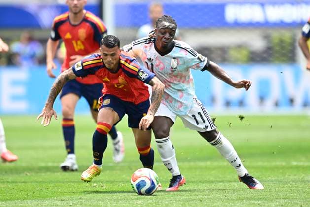 Spain vs Belgium - FIFA World Cup, WM, Weltmeisterschaft, Fussball 2026 LOS ANGELES, UNITED STATES OF AMERICA - JULY 10 : Porro Pedro defender of Spain, Doku Jeremy forward of Belgium pictured during the FIFA World Cup 2026 round of 8 match between Spain and Belgium at the SoFi stadium on July 10, 2026 in Los Angeles, United States of America, 10 07 2026 Los Angeles United States of America  Copyright: xNicoxVereeckenx