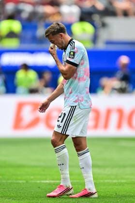 Belgium s Timothy Castagne looks dejected during a soccer game between Spain and Belgian national team, Nationalteam Red Devils, on Friday 10 July 2026 in Los Angeles, USA, in the 1 4 finals of the FIFA World Cup, WM, Weltmeisterschaft, Fussball 2026. DIRKxWAEM  x180901171x