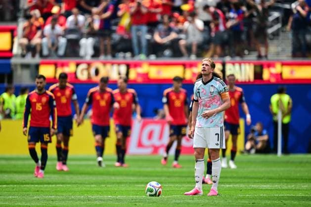 Belgium s Kevin De Bruyne looks dejected during a soccer game between Spain and Belgian national team, Nationalteam Red Devils, on Friday 10 July 2026 in Los Angeles, USA, in the 1 4 finals of the FIFA World Cup, WM, Weltmeisterschaft, Fussball 2026. DIRKxWAEM  x180902022x