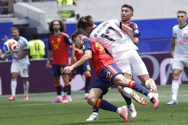 FIFA World Cup, WM, Weltmeisterschaft, Fussball 2026 quarterfinals - Spain vs Belgium Charles De Ketelaere (2-L) of Belgium scores the 1-1 equalizer during the FIFA World Cup 2026 quarterfinals match Spain against Belgium, in Los Angeles, USA, 10 July 2026. INGLEWOOD United States  Copyright: xCHRISTOPHERxTORRESx