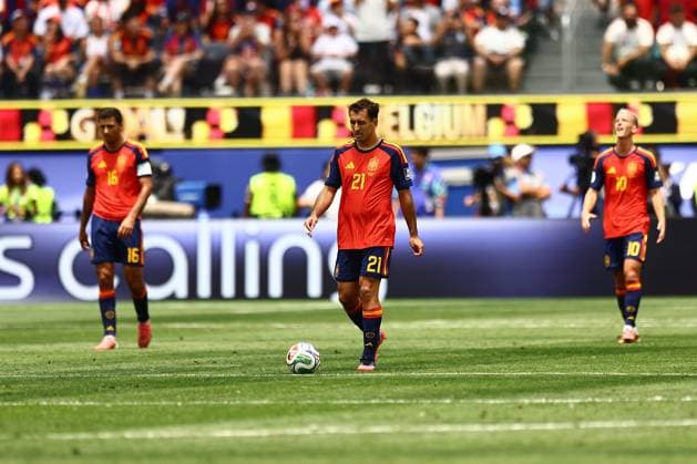 Mikel Oyarzabal of Spain looks dejected after the equalising goal to make it 1-1 from Charles De Ketelaere of Belgium Spain v Belgium, 2026 FIFA World Cup, WM, Weltmeisterschaft, Fussball Quarter-final, Football, Los Angeles Stadium, California, USA - 10 Jul 2026Los Angeles Los Angeles Stadium California (CA) United States of America  Copyright: xMichaelxZemanek Shutterstockx 16985789al