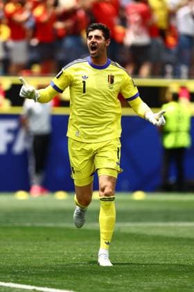 Thibaut Courtois of Belgium celebrates the equalising goal to make it 1-1 from Charles De Ketelaere Spain v Belgium, 2026 FIFA World Cup, WM, Weltmeisterschaft, Fussball Quarter-final, Football, Los Angeles Stadium, California, USA - 10 Jul 2026Los Angeles Los Angeles Stadium California (CA) United States of America  Copyright: xMichaelxZemanek Shutterstockx 16985789aj