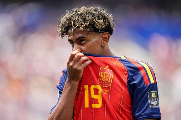 Lamine Yamal of Spain looks dejected Spain v Belgium, 2026 FIFA World Cup, WM, Weltmeisterschaft, Fussball Quarter-final, Football, Los Angeles Stadium, California, USA - 10 Jul 2026Los Angeles Los Angeles Stadium California (CA) United States of America  Copyright: xIsmaelxAdnan Shutterstockx 16985787bi