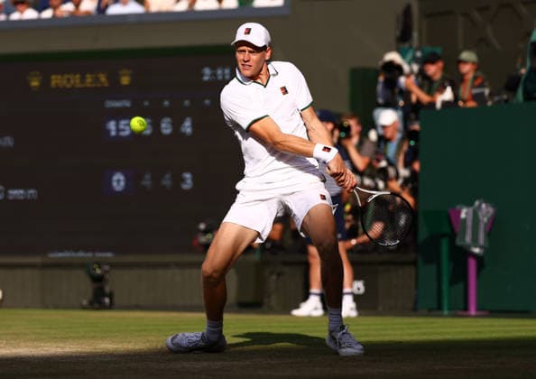 Wimbledon Championships 2026, Day 12, AELTC Wimbledon, London, UK - 10 07 2026 Jannik Sinner (ITA) in action during his semi Final match against Novak Djokovic (SRB) in the 2026 Wimbledon Championships at the AELTC London London AELTC Wimbledon London GBR, UK NEWSPAPERS OUT Copyright: xMarkxGreenwoodx
