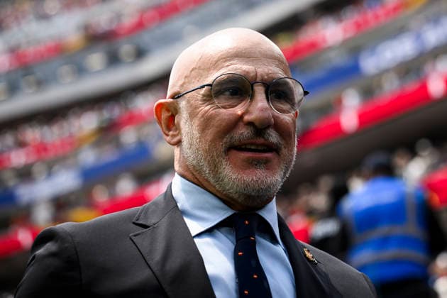 Spain v Belgium - FIFA World Cup, WM, Weltmeisterschaft, Fussball 2026 Luis de la Fuente, head coach of Spain, looks on prior to the FIFA World Cup 2026 quarter final football match between Spain and Belgium. Inglewood United States Copyright: xNicolòxCampox