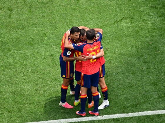 Spain v Belgium - FIFA World Cup, WM, Weltmeisterschaft, Fussball 2026 - Quarter Final INGLEWOOD, CALIFORNIA - JULY 10: Players of Spain celebrate after a goal during the 2026 FIFA World Cup Quarter Final match between Spain and Belgium at the Los Angeles Stadium (SoFi Stadium) in Inglewood, California, United States on July 10, 2026. Abdulhamid Hosbas Anadolu California United States. Editorial use only. Please get in touch for any other usage.  Copyright: x2026xAnadoluxAbdulhamidxHosbasx