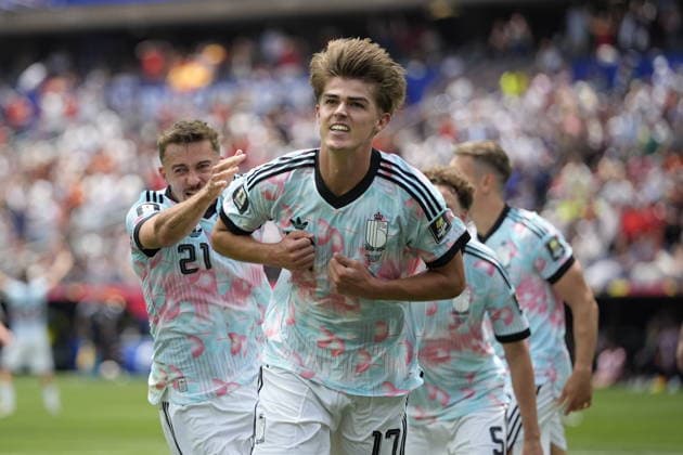 Spain v Belgium - FIFA World Cup, WM, Weltmeisterschaft, Fussball 2026 - Quarter Final INGLEWOOD, CALIFORNIA - JULY 10: Charles De Ketelaere (17) of Belgium celebrates after scoring a goal with his teammates during the 2026 FIFA World Cup Quarter Final match between Spain and Belgium at the Los Angeles Stadium (SoFi Stadium) in Inglewood, California, United States on July 10, 2026. Tayfun Coskun Anadolu California United States. Editorial use only. Please get in touch for any other usage.  Copyright: x2026xAnadoluxTayfunxCoskunx