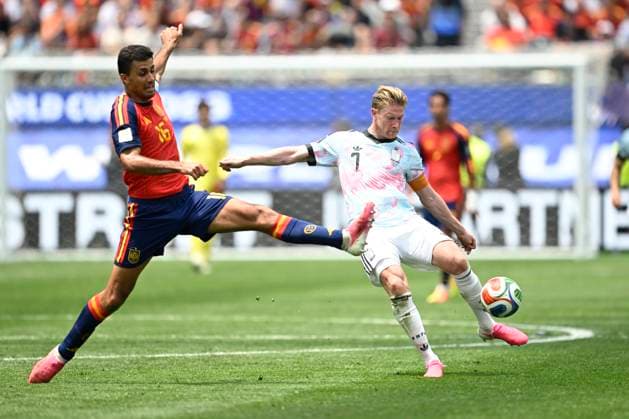 Spain vs Belgium - FIFA World Cup, WM, Weltmeisterschaft, Fussball 2026 LOS ANGELES, UNITED STATES OF AMERICA - JULY 10 : Rodri midfielder of Spain, De Bruyne Kevin forward of Belgium pictured during the FIFA World Cup 2026 round of 8 match between Spain and Belgium at the SoFi stadium on July 10, 2026 in Los Angeles, United States of America, 10 07 2026 Los Angeles United States of America  Copyright: xNicoxVereeckenx