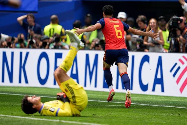 Mikel Merino of Spain celebrates scoring to make it 2-1 Spain v Belgium, 2026 FIFA World Cup, WM, Weltmeisterschaft, Fussball Quarter-final, Football, Los Angeles Stadium, California, USA - 10 Jul 2026Los Angeles Los Angeles Stadium California (CA) United States of America  Copyright: xIsmaelxAdnan Shutterstockx 16985787cm