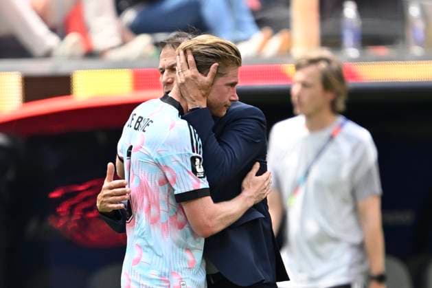 Spain vs Belgium - FIFA World Cup, WM, Weltmeisterschaft, Fussball 2026 LOS ANGELES, UNITED STATES OF AMERICA - JULY 10 : De Bruyne Kevin forward of Belgium, Garcia Rudi head coach of Belgium pictured during the FIFA World Cup 2026 round of 8 match between Spain and Belgium at the SoFi stadium on July 10, 2026 in Los Angeles, United States of America, 10 07 2026 Los Angeles United States of America  Copyright: xNicoxVereeckenx